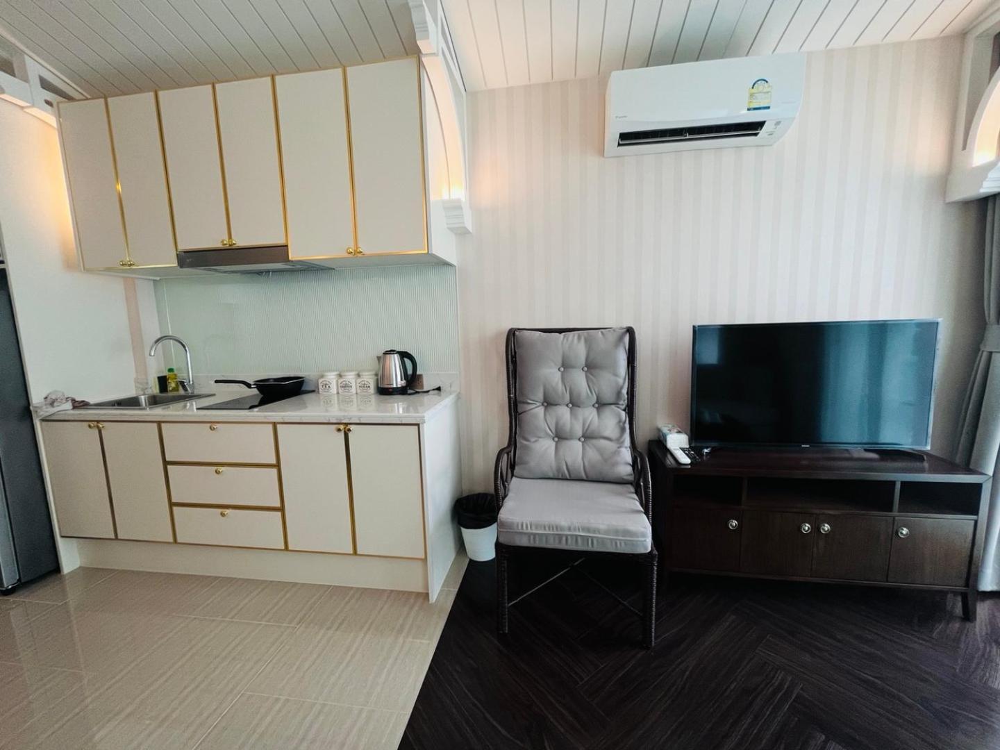 Florida Garden Pattaya Apartment На Джомтиен Екстериор снимка